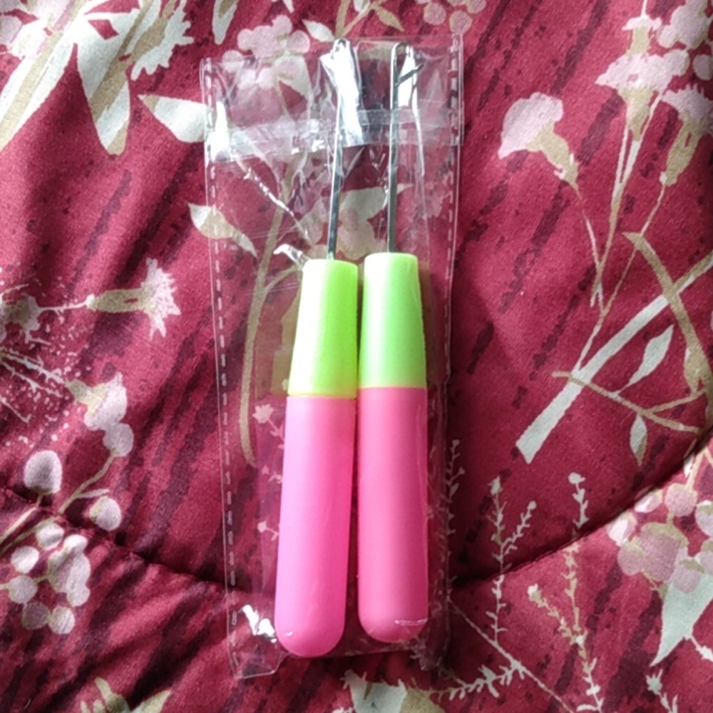 🌻 *NEW* 2 crochet hair tools